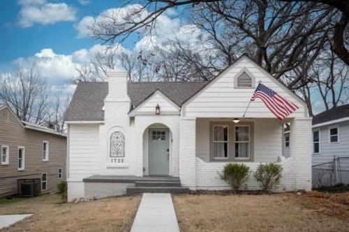 Norwood Nugget-Tee Off at Top Golf Historic Charm - image 9