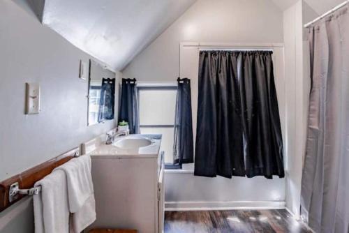 Dauphin District Darling #3-Downtown Restaurants - main image