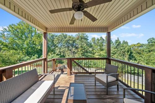 Laid-Back on Lancelot Lane in Clarksville, USA