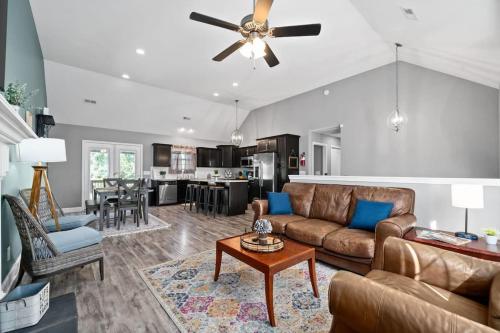 Laid-Back on Lancelot Lane in Clarksville, USA