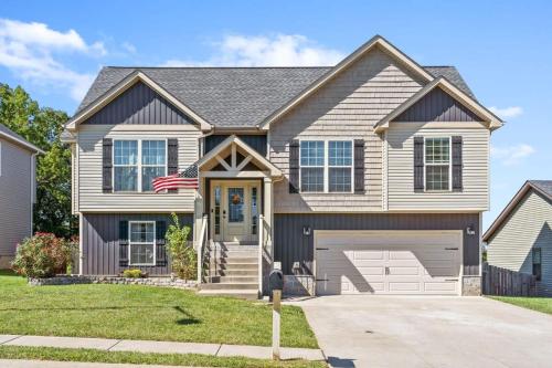 Laid-Back on Lancelot Lane in Clarksville, USA