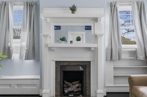 Near the Airport & Renovated East Lake Craftsman in Birmingham, USA