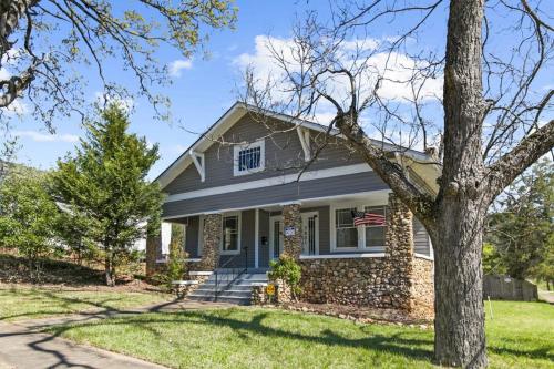 Near the Airport & Renovated East Lake Craftsman