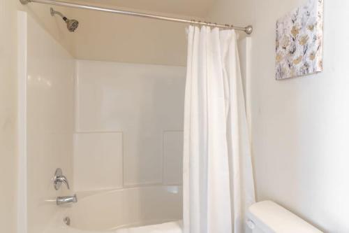 The Modern Guest House Benning in Your Backyard - image 5
