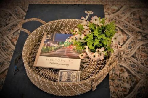 Foxy on Felder- Spanish Vibe Mins to ASU Downtown - image 5