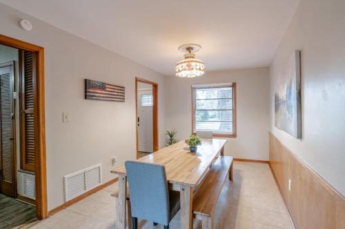 Wonderstruck on Wendover- 20 Mins to Downtown in Winthrop Square