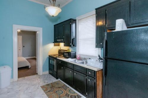 Banks of the Chattahoochee Cottage Walk to Dining in 哥倫布市中心