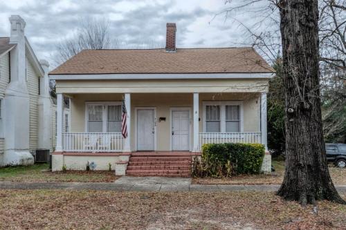Banks of the Chattahoochee Cottage Walk to Dining in 哥倫布市中心