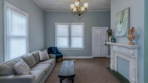 Banks of the Chattahoochee Cottage Walk to Dining in 哥倫布市中心