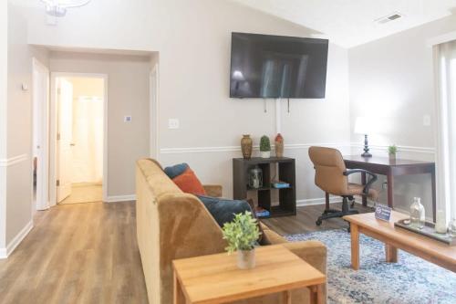 Chapel Hill Charmer- Close to Interstates in Indianapolis, USA
