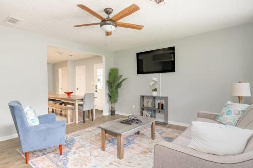 Fenced Yard & Patio Ventura Vista Retreat