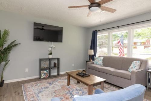 Fenced Yard & Patio Ventura Vista Retreat