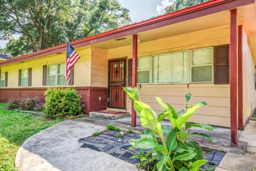 Mins to Graceland & Airport- Whitehaven Hideaway in Memphis, USA