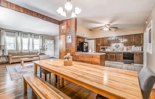 Mins to Graceland & Airport- Whitehaven Hideaway Mins to Graceland & Airport- Whitehaven Hideaway