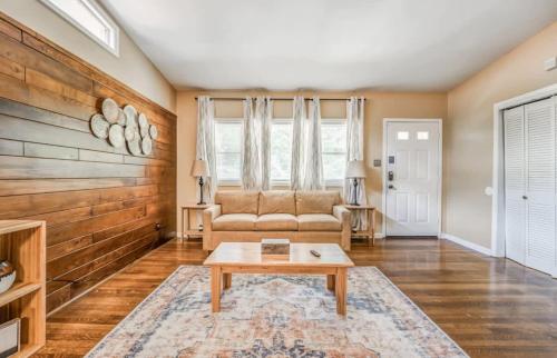 Mins to Graceland & Airport- Whitehaven Hideaway Mins to Graceland & Airport- Whitehaven Hideaway