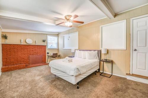 Mins to Graceland & Airport- Whitehaven Hideaway Mins to Graceland & Airport- Whitehaven Hideaway