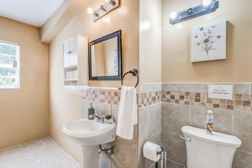 Mins to Graceland & Airport- Whitehaven Hideaway Mins to Graceland & Airport- Whitehaven Hideaway