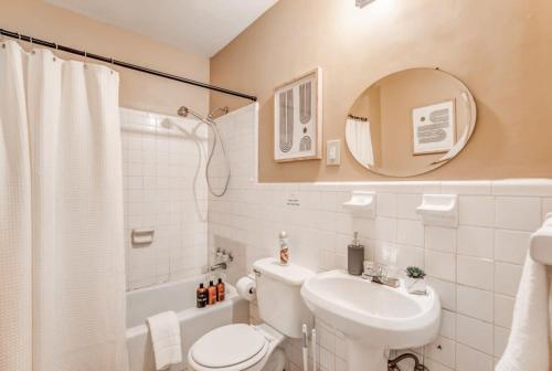 Mins to Graceland & Airport- Whitehaven Hideaway Mins to Graceland & Airport- Whitehaven Hideaway