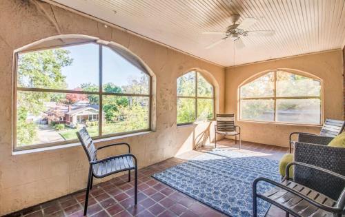 Blue Moon Bungalow- Upstairs Apartment in Memphis, USA
