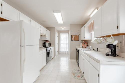Idyllic in Irmo-Close to Lake Murray-Ft Jackson-Outdoor Adventures in Irmo, USA