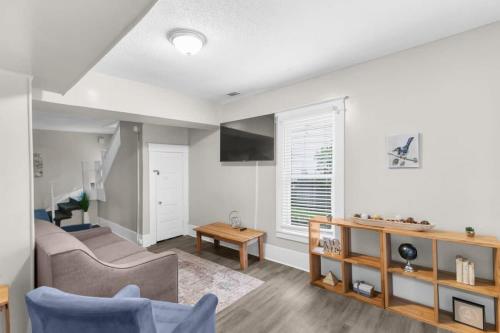 10 Mins to Legion Field- Ensley Highlands Hideaway