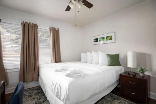 Birmingham Bungalow- less the 10 Mins from Downtown in Birmingham, USA
