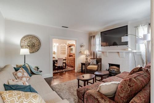 Haute on Hannon- Midtown Cottage!, Mobile