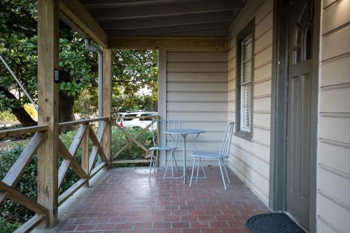 Birmingham Bungalow- less the 10 Mins from Downtown in Birmingham, USA
