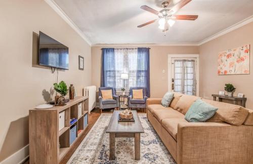 Blue Moon Bungalow- Downstairs Apartment in Memphis, USA