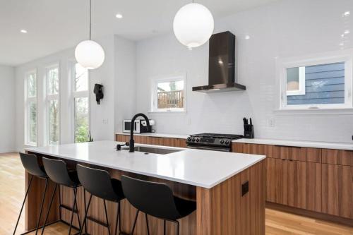 The Raleighy Modern Craftsman in Raleigh, USA