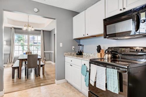 Near Hospital and Downtown- Lodging on Leghorn Near Hospital and Downtown- Lodging on Leghorn