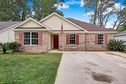 Near Hospital and Downtown- Lodging on Leghorn Near Hospital and Downtown- Lodging on Leghorn