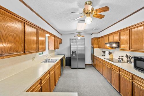 15 Min to LSU & Downtown Oak Hills Place Hideaway in Baton Rouge, USA
