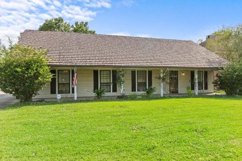 15 Min to LSU & Downtown Oak Hills Place Hideaway in Baton Rouge, USA