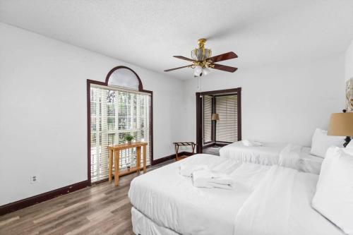 Huge Covered Patio, Renovated Home