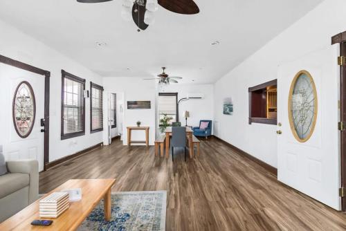 Huge Covered Patio, Renovated Home