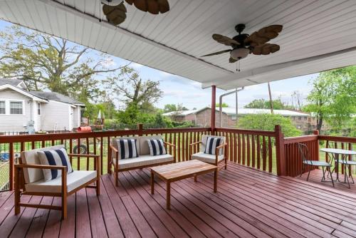 Huge Covered Patio, Renovated Home