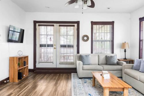 Huge Covered Patio, Renovated Home