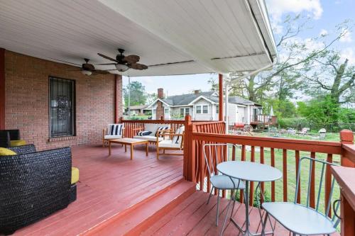 Huge Covered Patio, Renovated Home