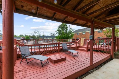 Huge Covered Patio, Renovated Home