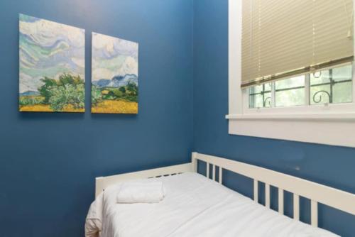 The Parkside Cottage Lakebottom Park at Doorstep! - image 2