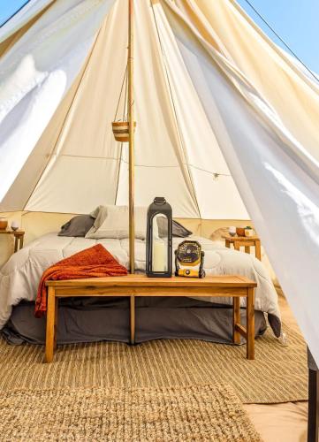 Farm Glamp, Outdoor Shower, Pool! 15min to Chatt! in Chattanooga, USA