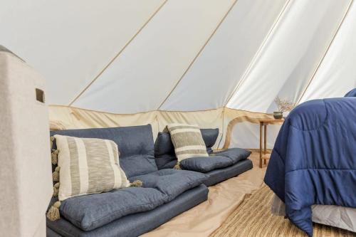 Glamp on Functional Farm with pool 15min to Chatt! in Chattanooga, USA