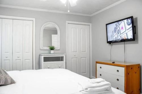 The Graduation Getaway Near Downtown & Benning - image 9