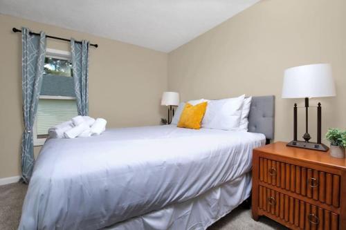 The Precious Pearl- Close to downtown Ft Bragg - image 10