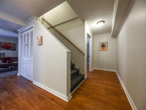 The Glory Glory Estate Main House Guest Suite - image 9