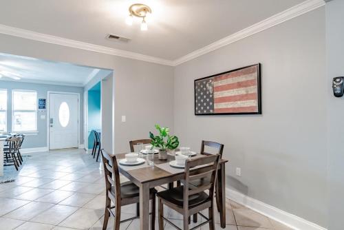 Sunny Side at Dog River-Dock Lake Fenced Yard - image 9