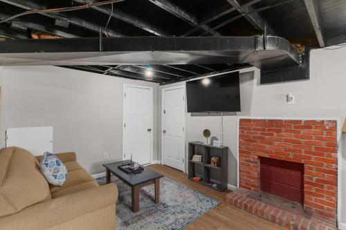 Near Hospital&Dining-Beds on Broadmoor- Both Units in Birmingham, USA