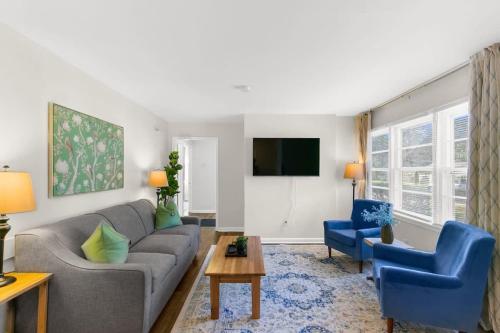 Mins to Hospital Airport & Dining- Rooms on Rose in Birmingham, USA