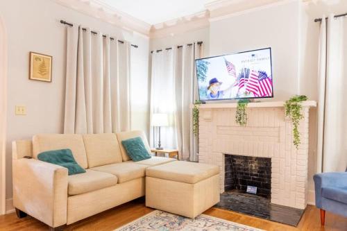 Midtown Magic- Main house- 10mins to Downtown